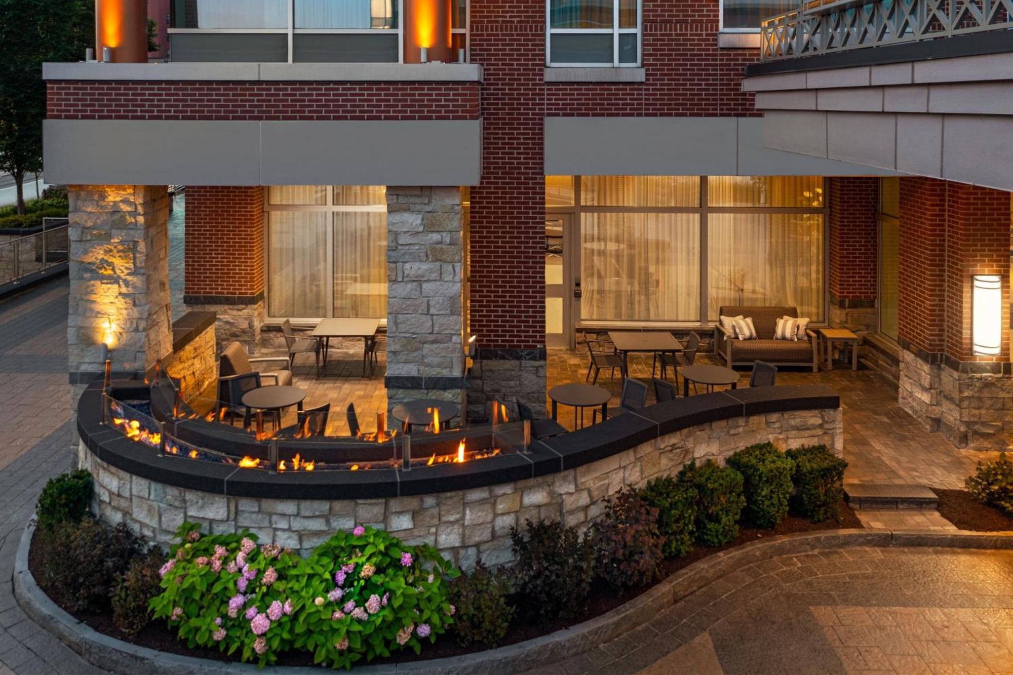 Courtyard By Marriott Buffalo Downtown/Canalside Hotel Exterior photo